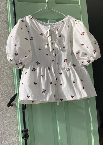 Strawberry top, White with Embroidery